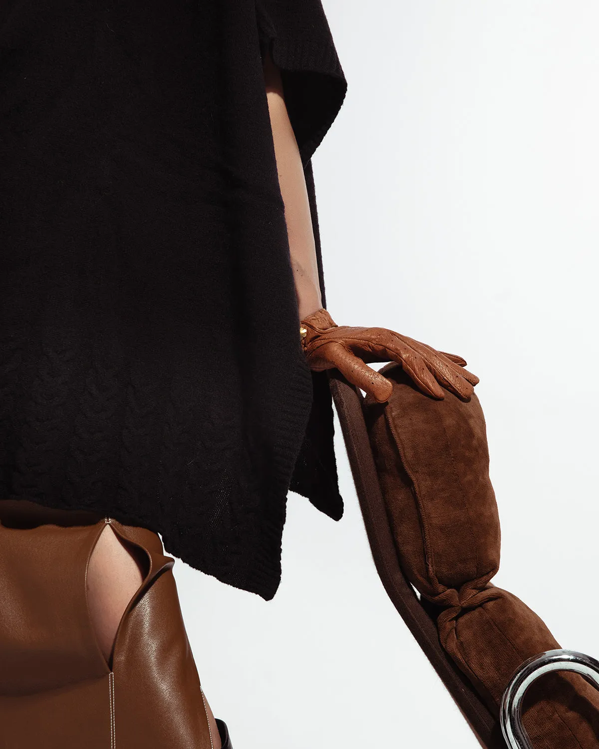 ARIE CAPE - WOOL