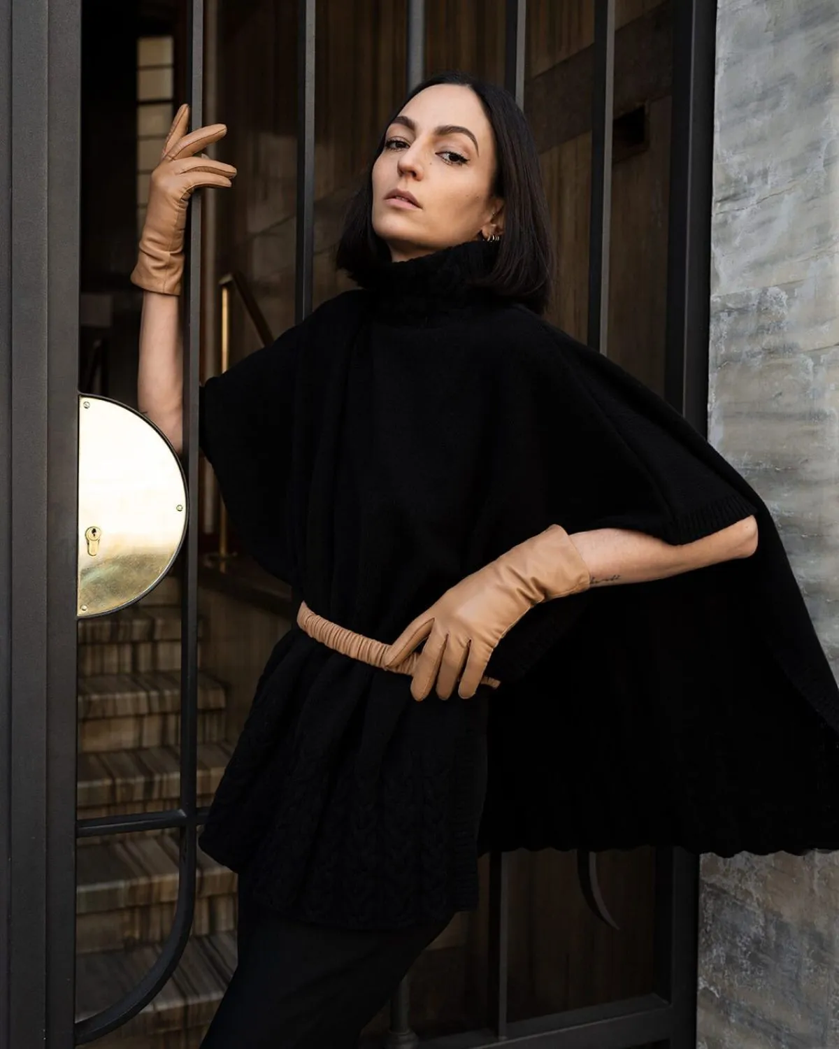 ARIE CAPE - WOOL