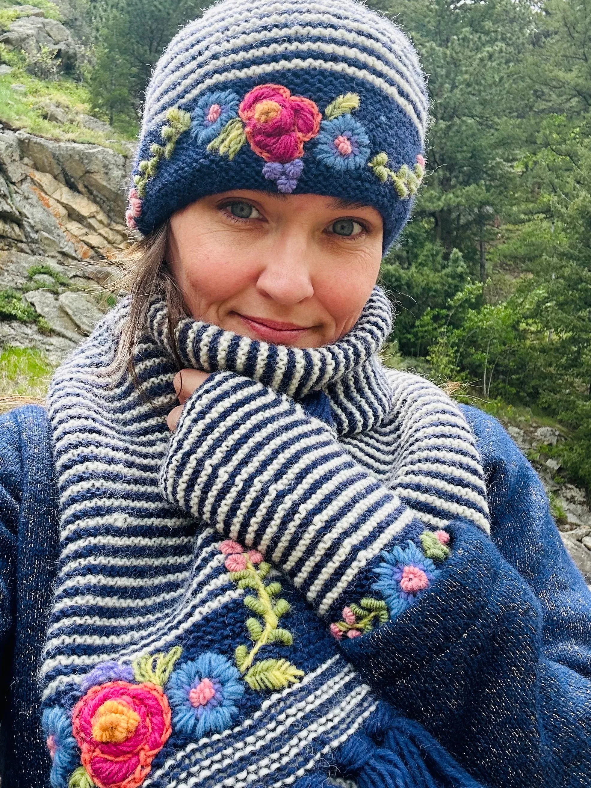 Ava Handwarmers in Blue