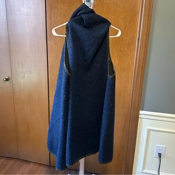 Blue/green reversible cape