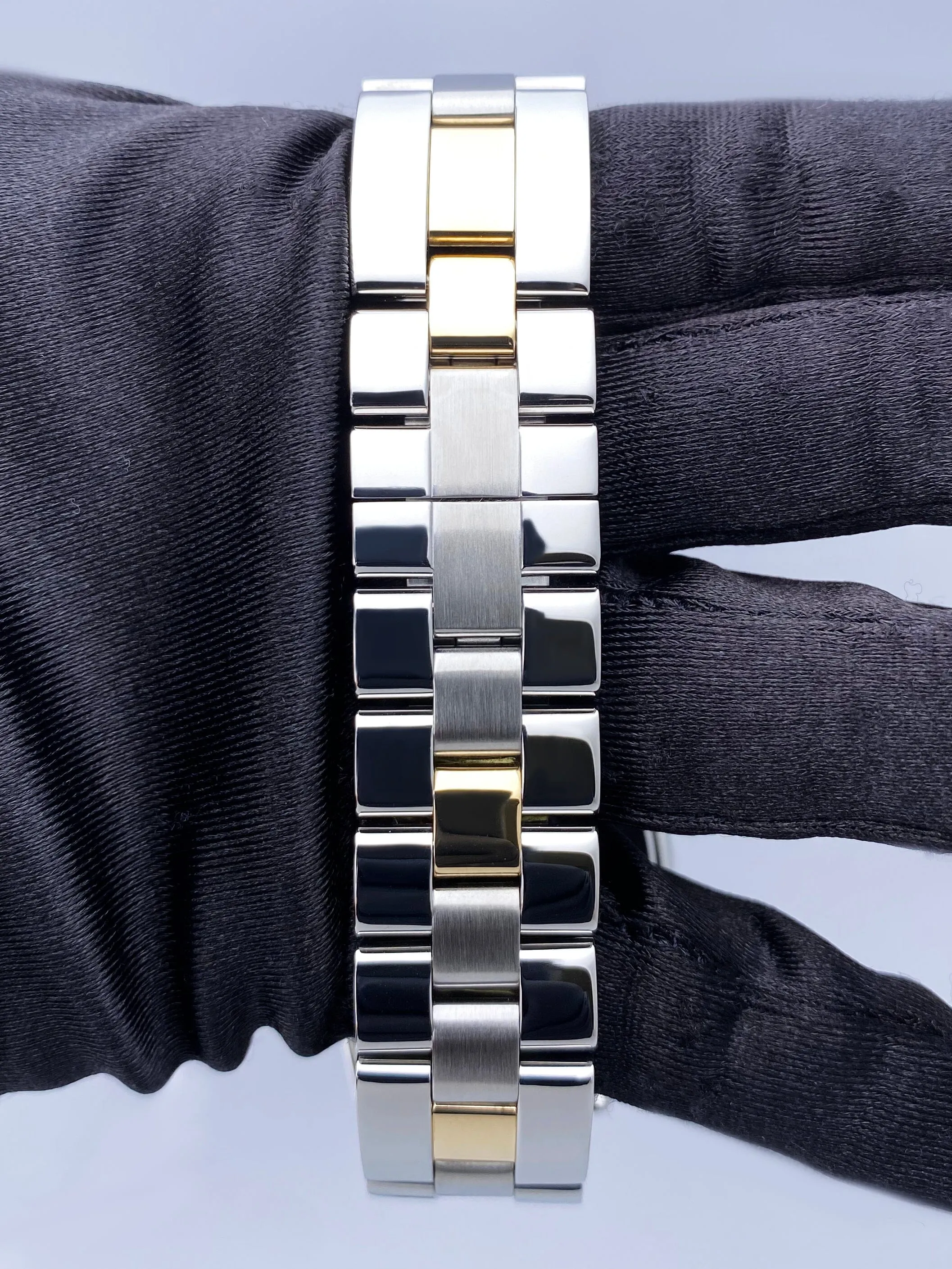 Cartier Roadster W62031Y4 Silver Dial Two Tone Mens Watch