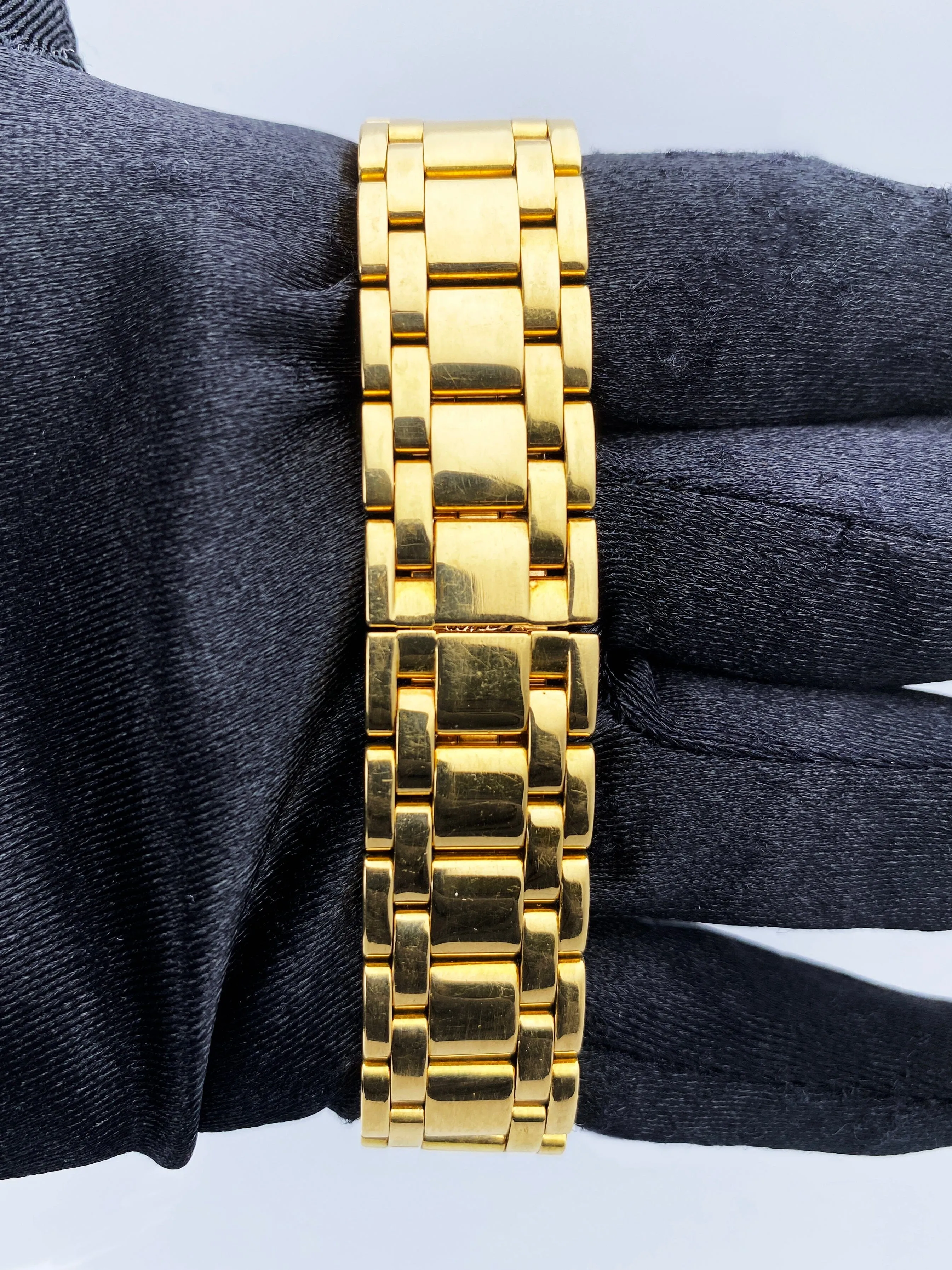 Cartier Tank Americaine W26014K2 Midsize 18K Yellow Gold Watch Box Papers