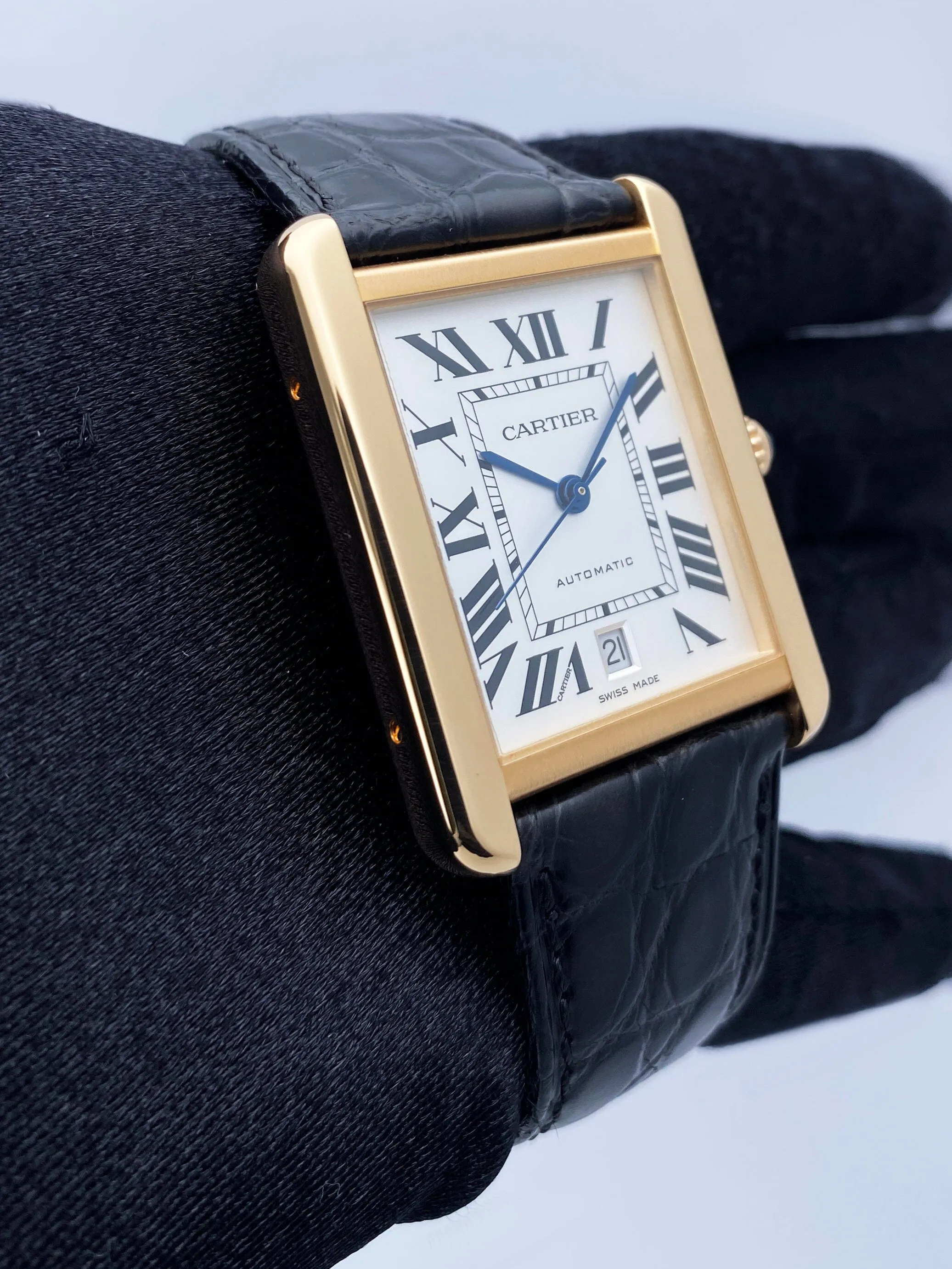 Cartier Tank Solo XL W5200026 18K Rose Gold Mens Watch Box Papers