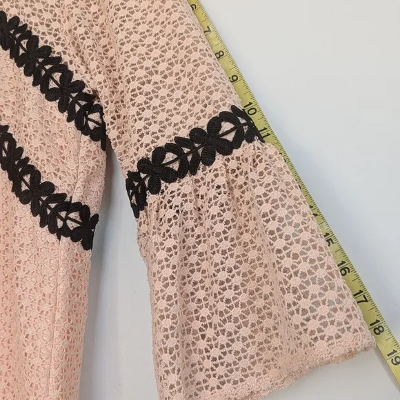Chelsea28 Eyelet Lace ¾ Bell Sleeve Mini Shift Dress Peachy Pink Black - sz S
