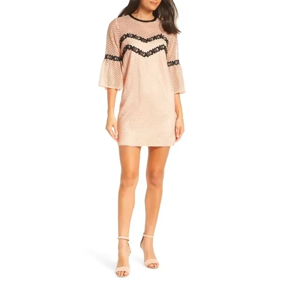 Chelsea28 Eyelet Lace ¾ Bell Sleeve Mini Shift Dress Peachy Pink Black - sz S