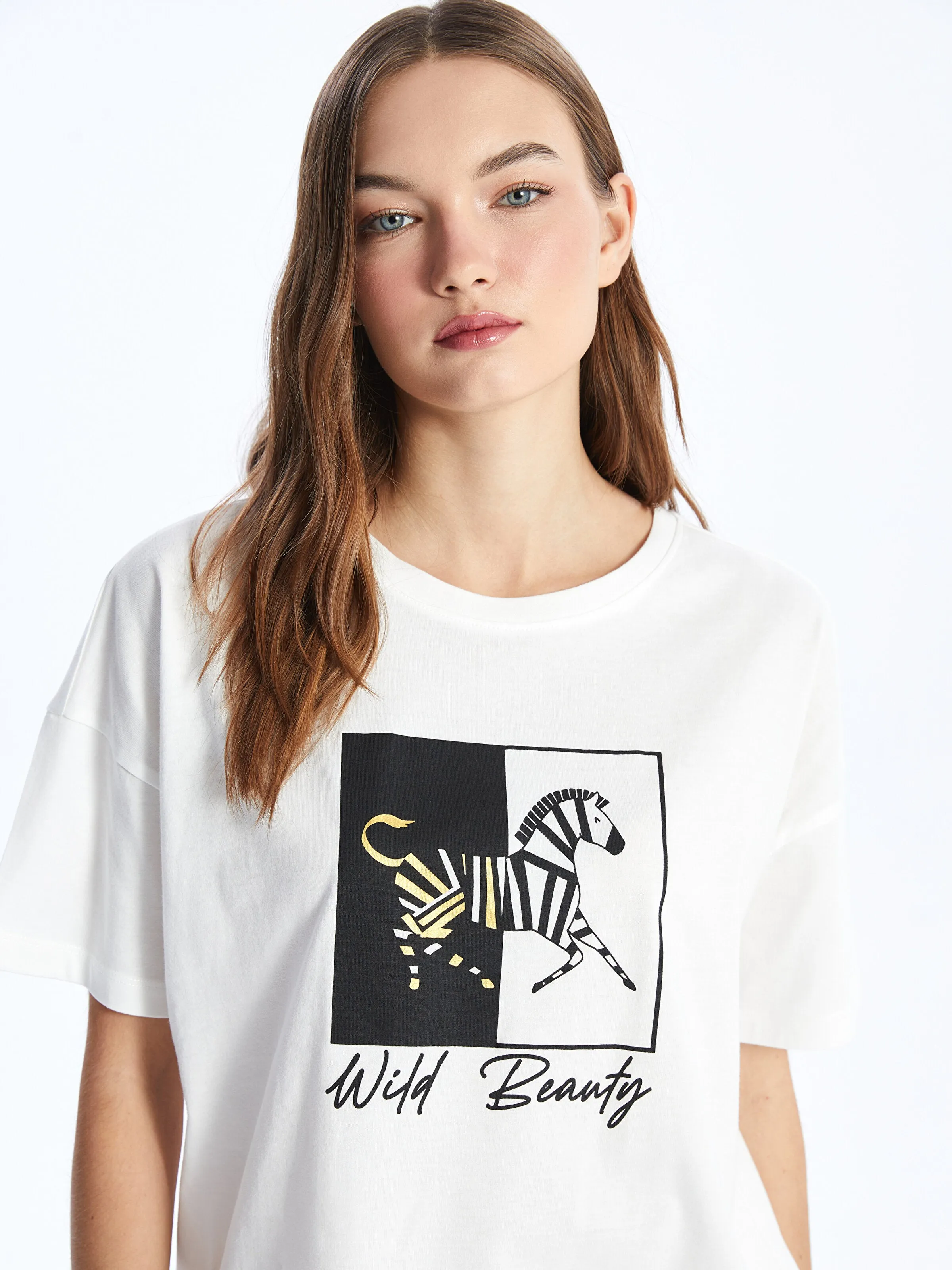 Crew Neck Printed Short Sleeve Women Pajama Set With Shorts