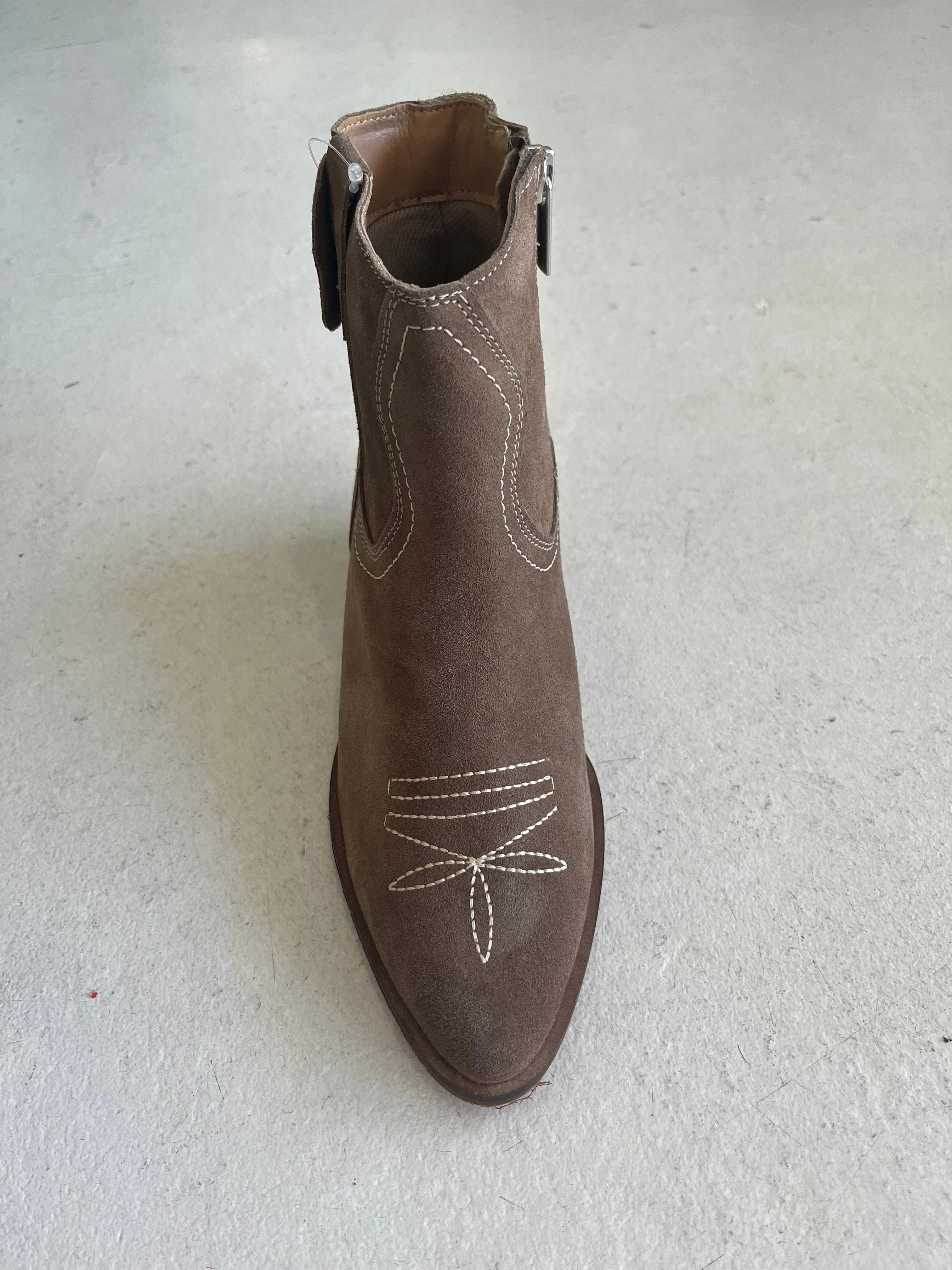 Dee Ankle Boots - Sand Suede