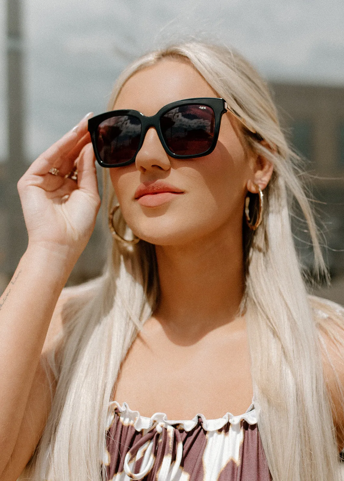 Diff Bella Black & Gold Sunglasses