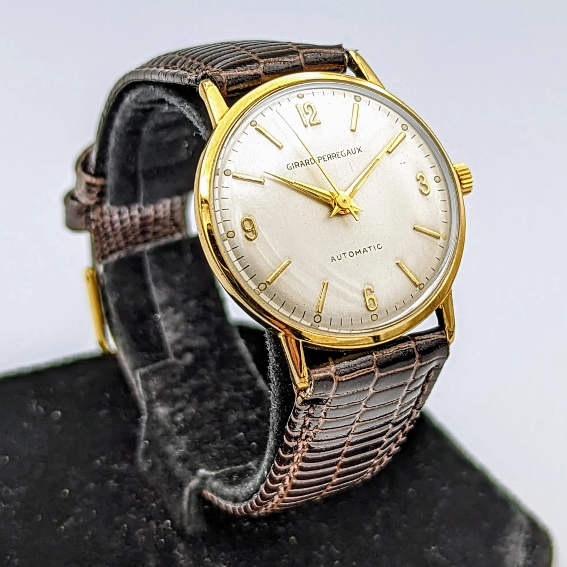 GIRARD-PERREGAUX Automatic Wristwatch Swiss Caliber GP170 17 Jewels Vintage Watch