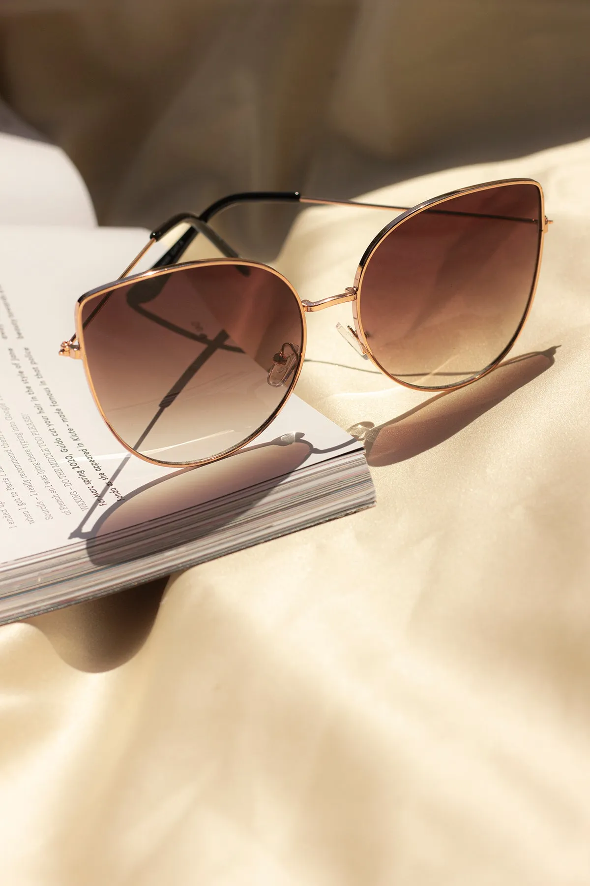 Gradient Tint Butterfly Wire Frame Cat Eye Sunglasses