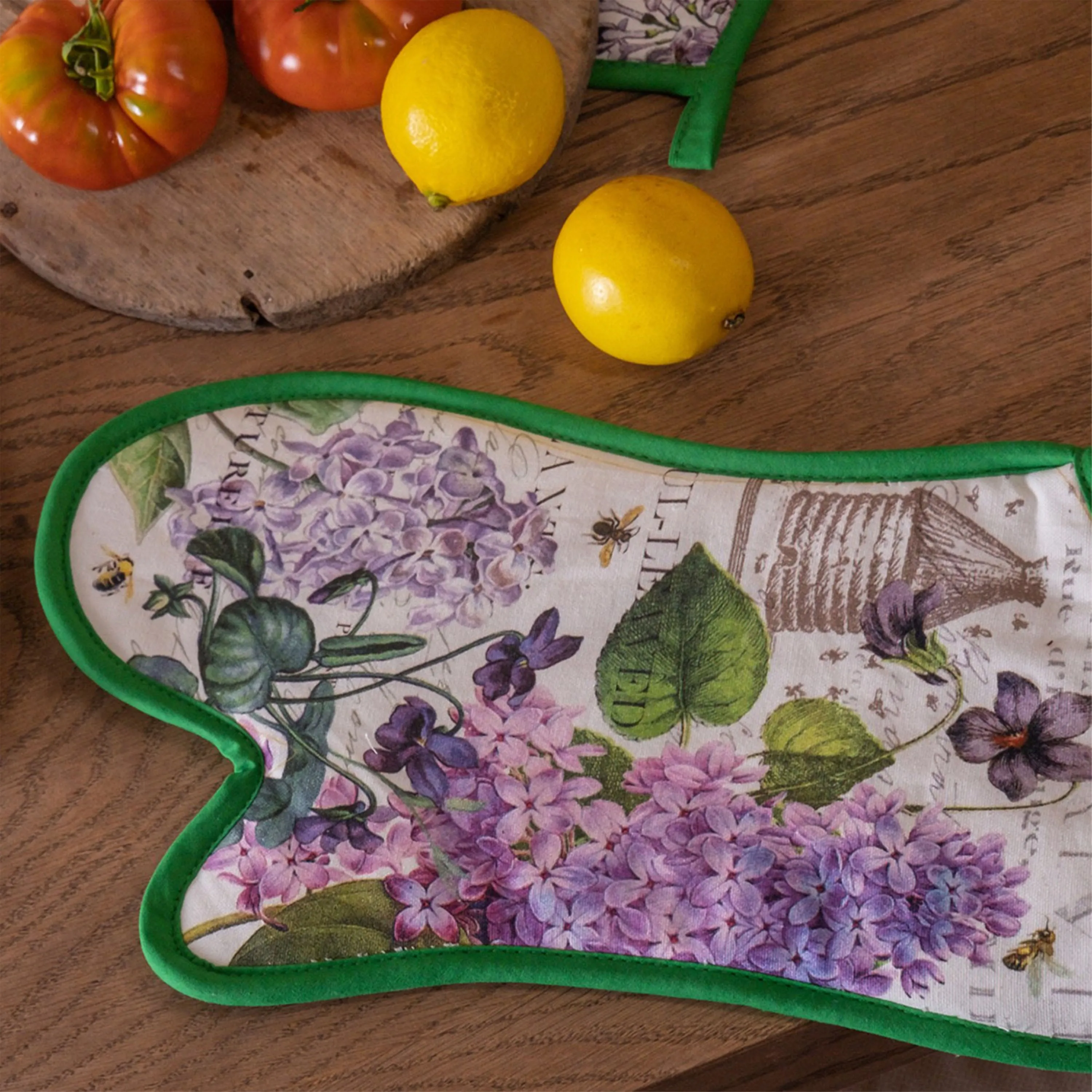 Heat Resistant Patterned Special Oven Glove, Holder and Kitchen Apron Set