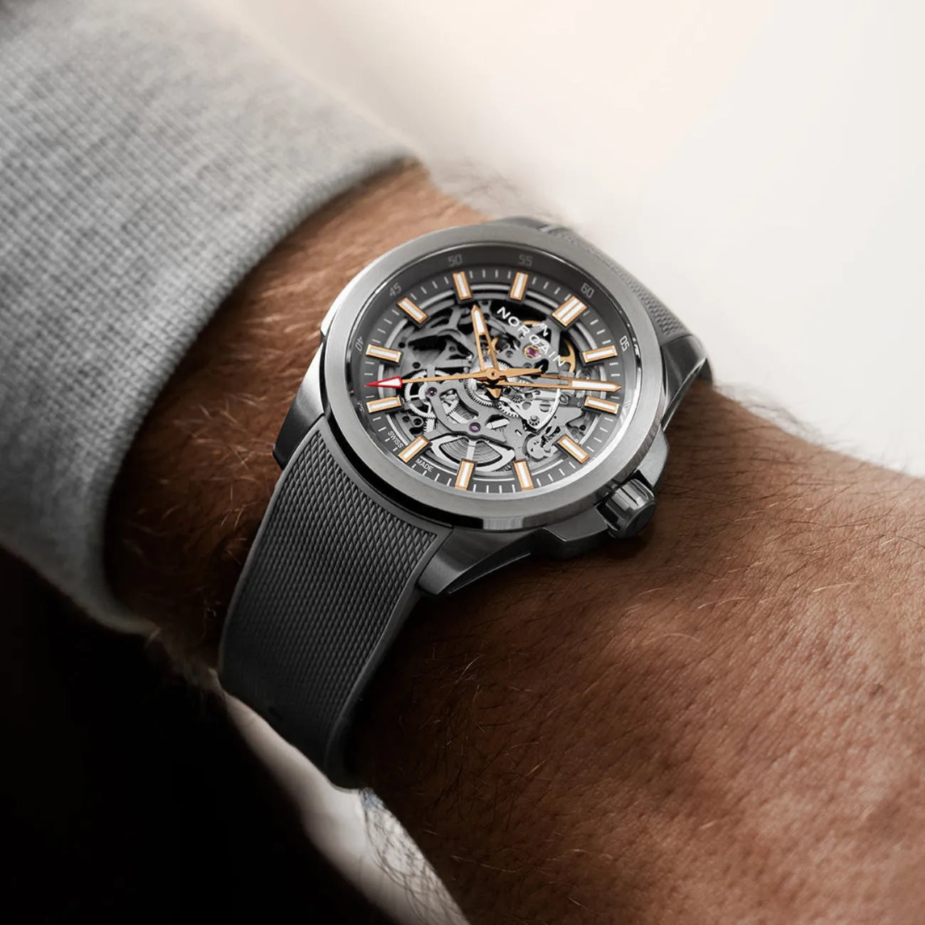 INDEPENDENCE SKELETON 42MM