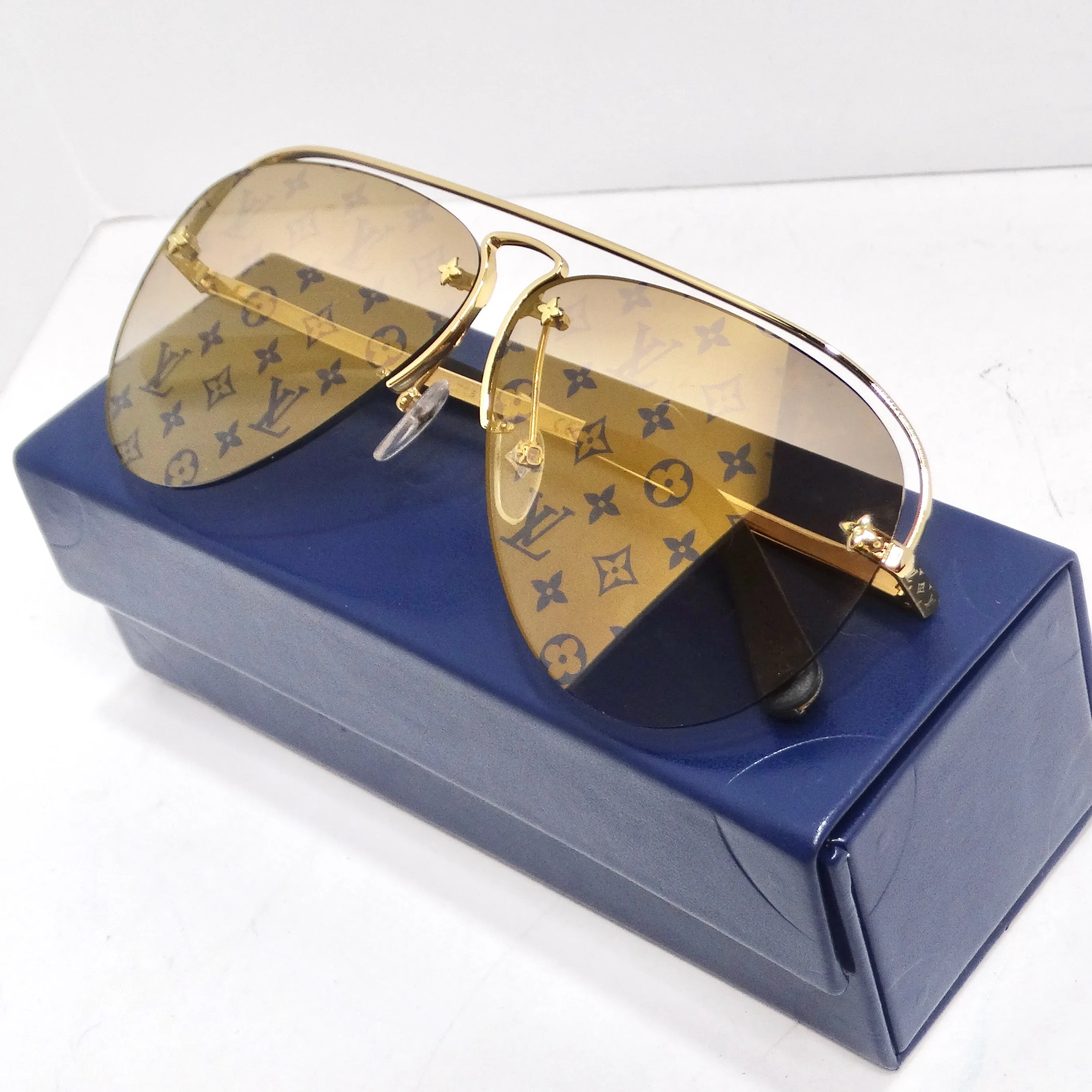 Louis Vuitton Monogram Grease Gradient Sunglasses