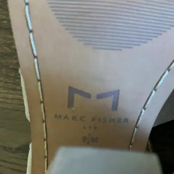 Marc Fisher Vega Taupe Suede Blocked heel 9