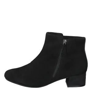 Marilyn Beth Black Suede