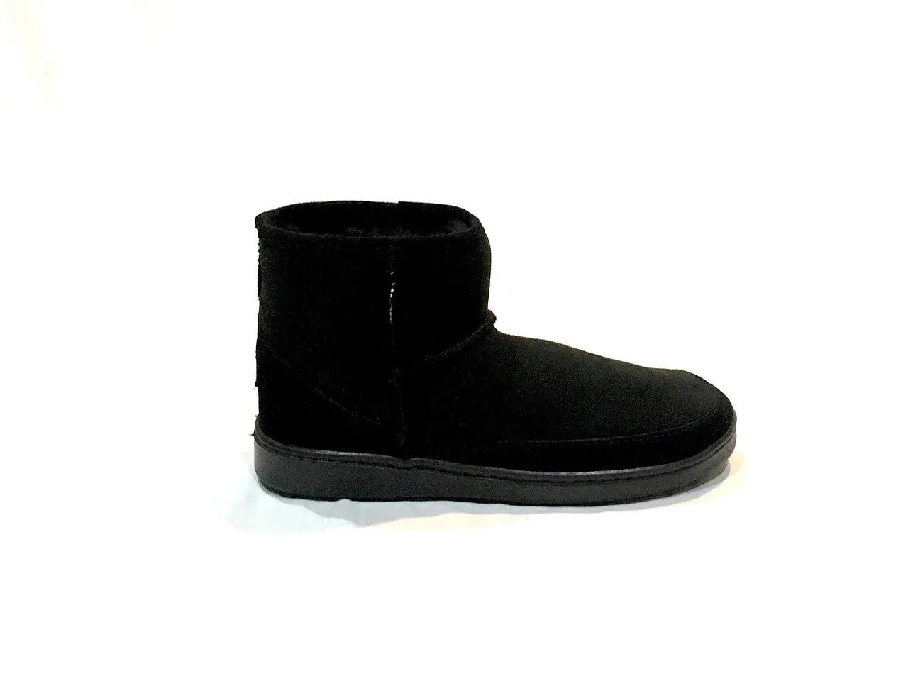 Minnetonka Moccasin Ankle Hi Pug Boot