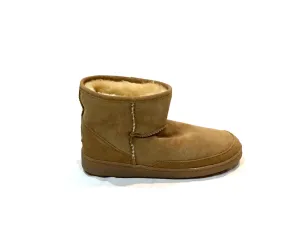 Minnetonka Moccasin Ankle Hi Pug Boot