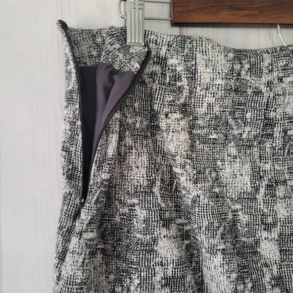 MM Lafleur Snake Skin Print Women’s 16, The Noho Crackle Skirt, Stretch Knit EUC
