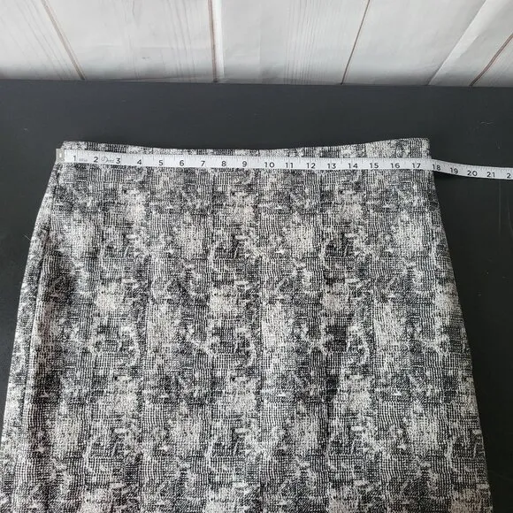 MM Lafleur Snake Skin Print Women’s 16, The Noho Crackle Skirt, Stretch Knit EUC