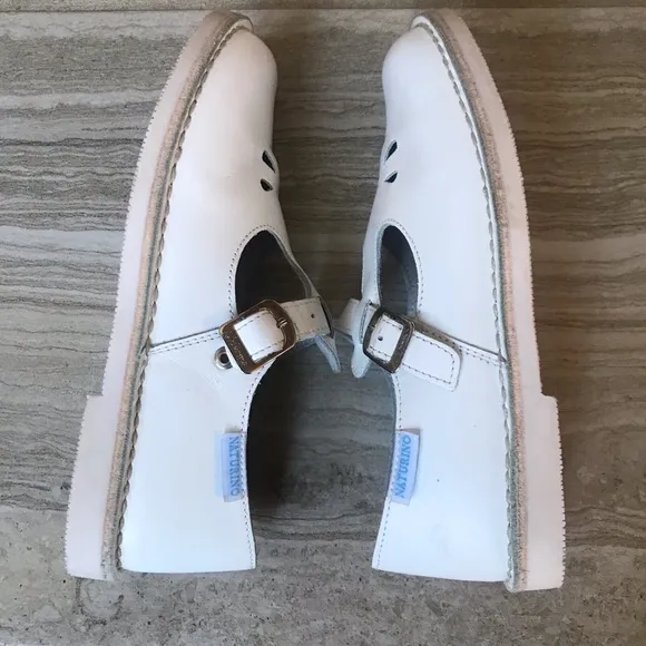 Naturino Vitello Classic White T-strap Leather Mary Jane, Size 33 EU/1-5-2 US.