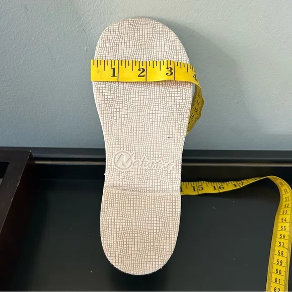 Naturino Vitello Classic White T-strap Leather Mary Jane, Size 33 EU/1-5-2 US.