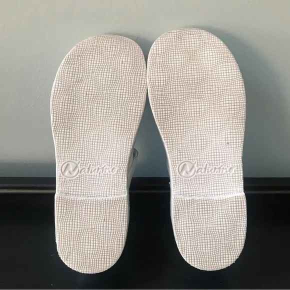 Naturino Vitello Classic White T-strap Leather Mary Jane, Size 33 EU/1-5-2 US.