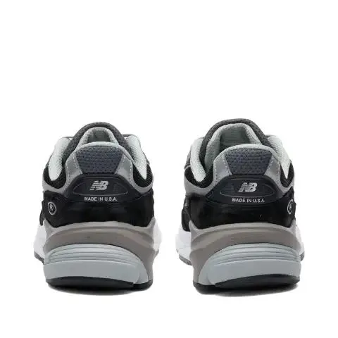 NEW BALANCE- WOMEN'S W990BK6 ATHLETIC SHOE