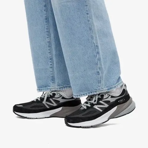NEW BALANCE- WOMEN'S W990BK6 ATHLETIC SHOE