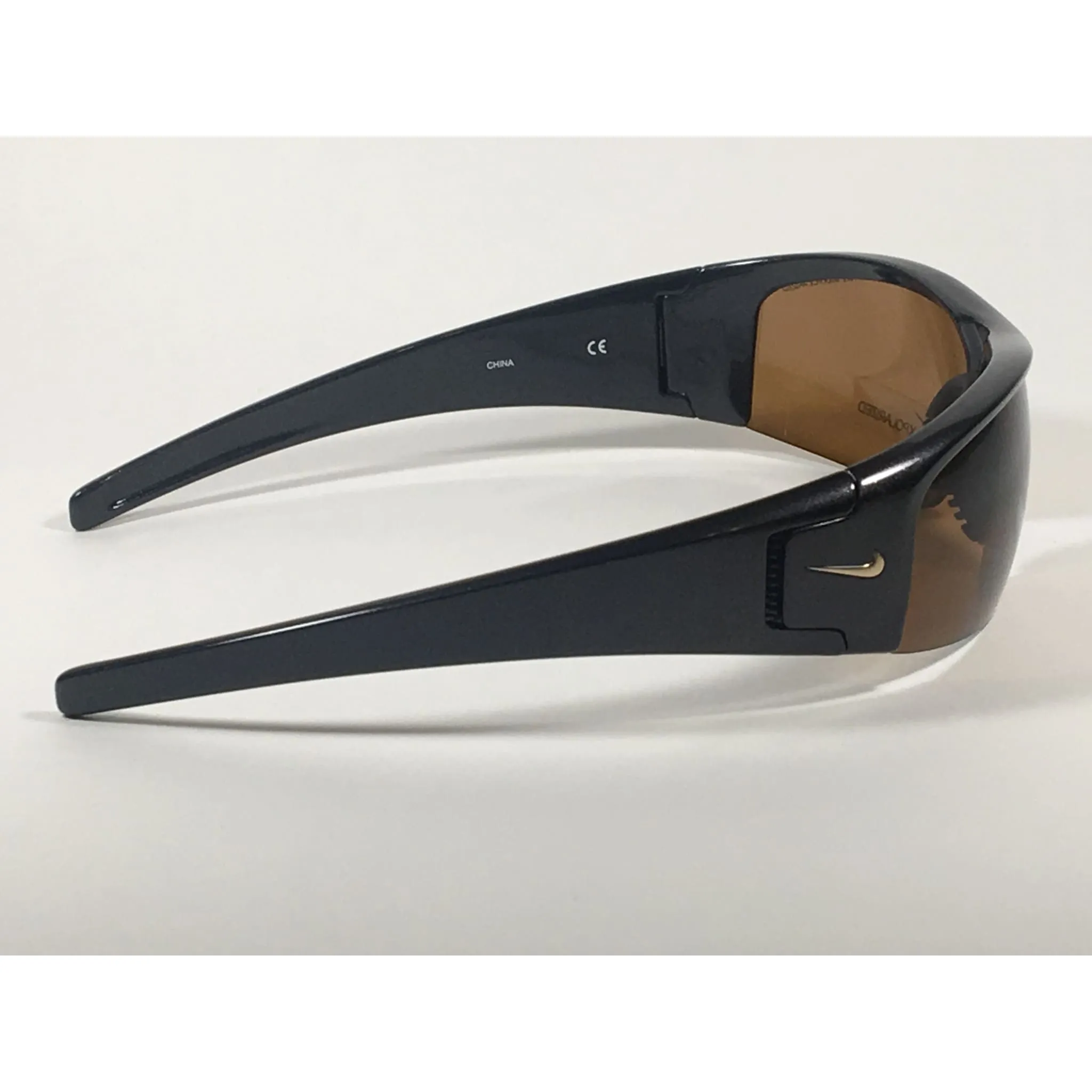 Nike Diverge Polarized Wrap Sunglasses EV0327 027 705 Onyx Black Frame Brown Amber Lens