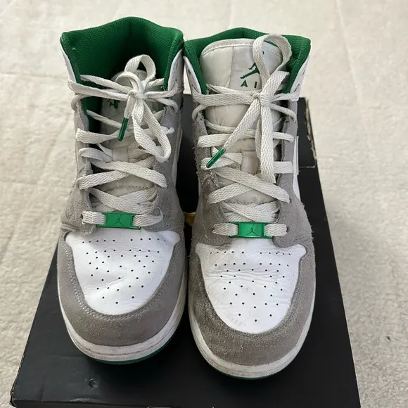 Nike Jordan 1 Mid grade school size 7 white, pine green and gray