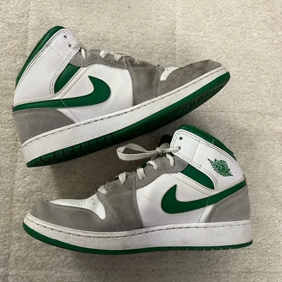 Nike Jordan 1 Mid grade school size 7 white, pine green and gray