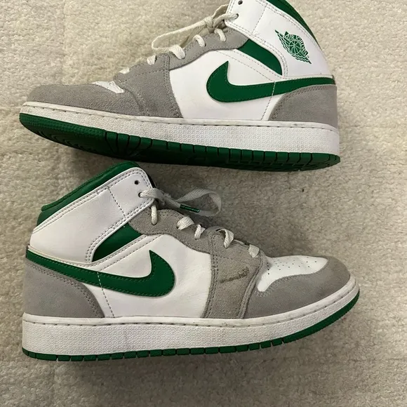 Nike Jordan 1 Mid grade school size 7 white, pine green and gray