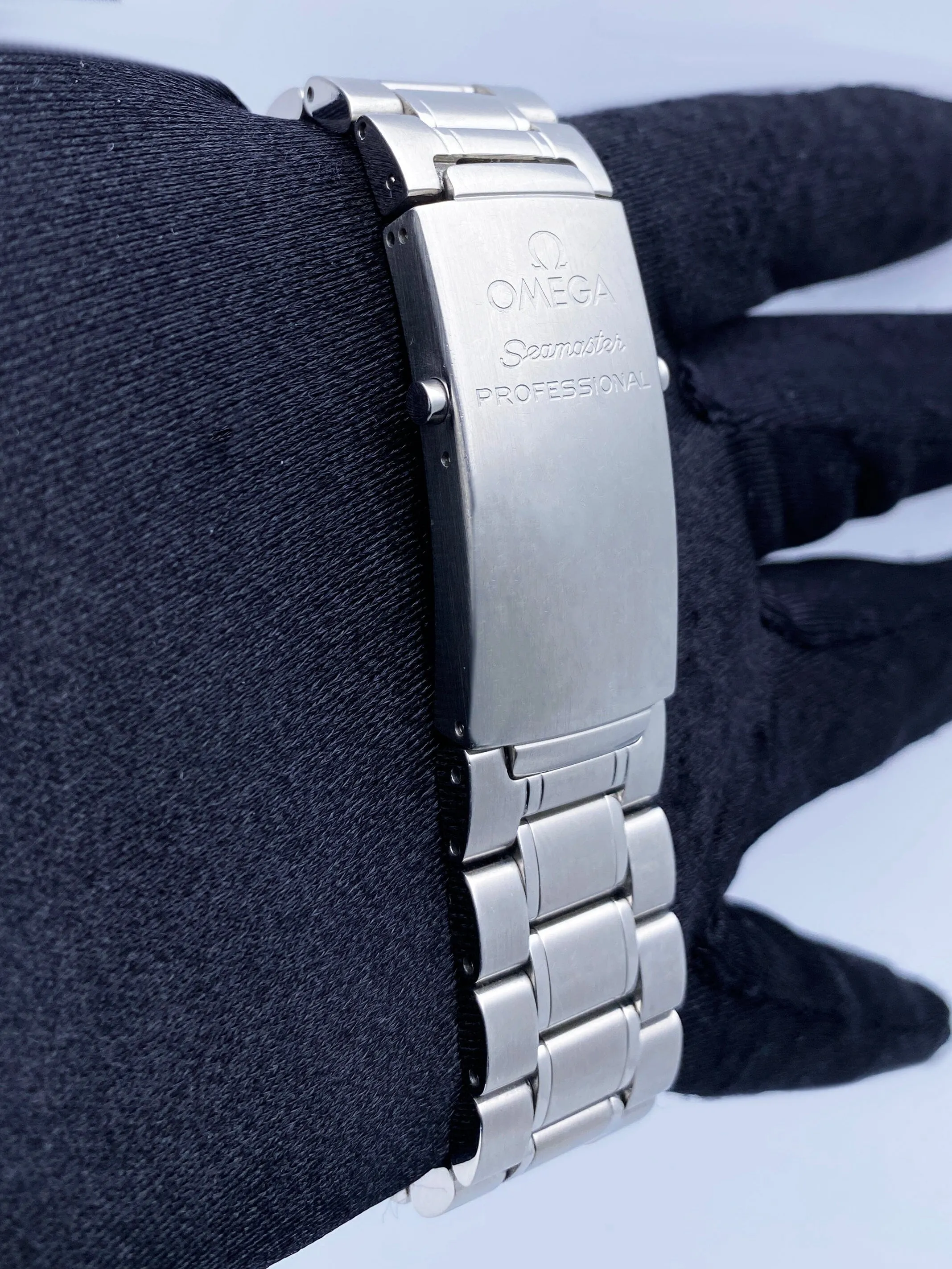 Omega Seamaster 2254.50.00 Chronometer Mens Watch Box Papers
