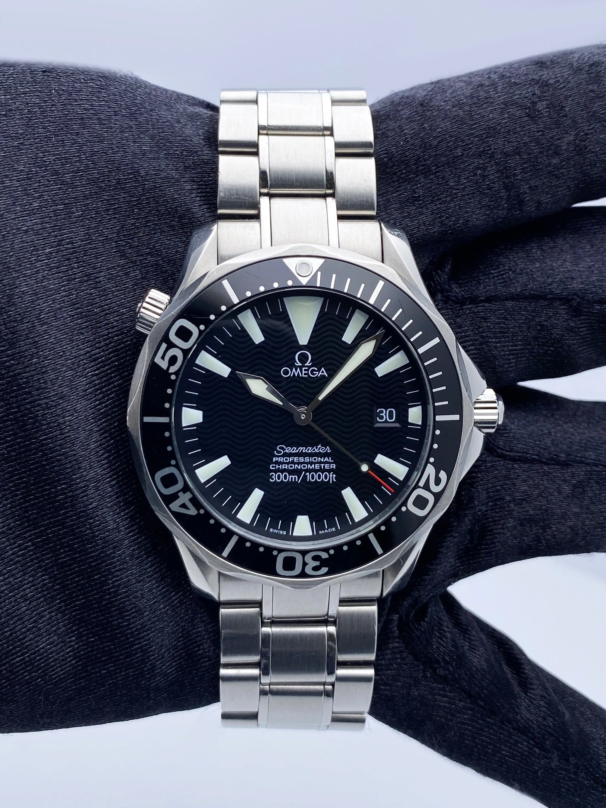 Omega Seamaster 2254.50.00 Chronometer Mens Watch Box Papers