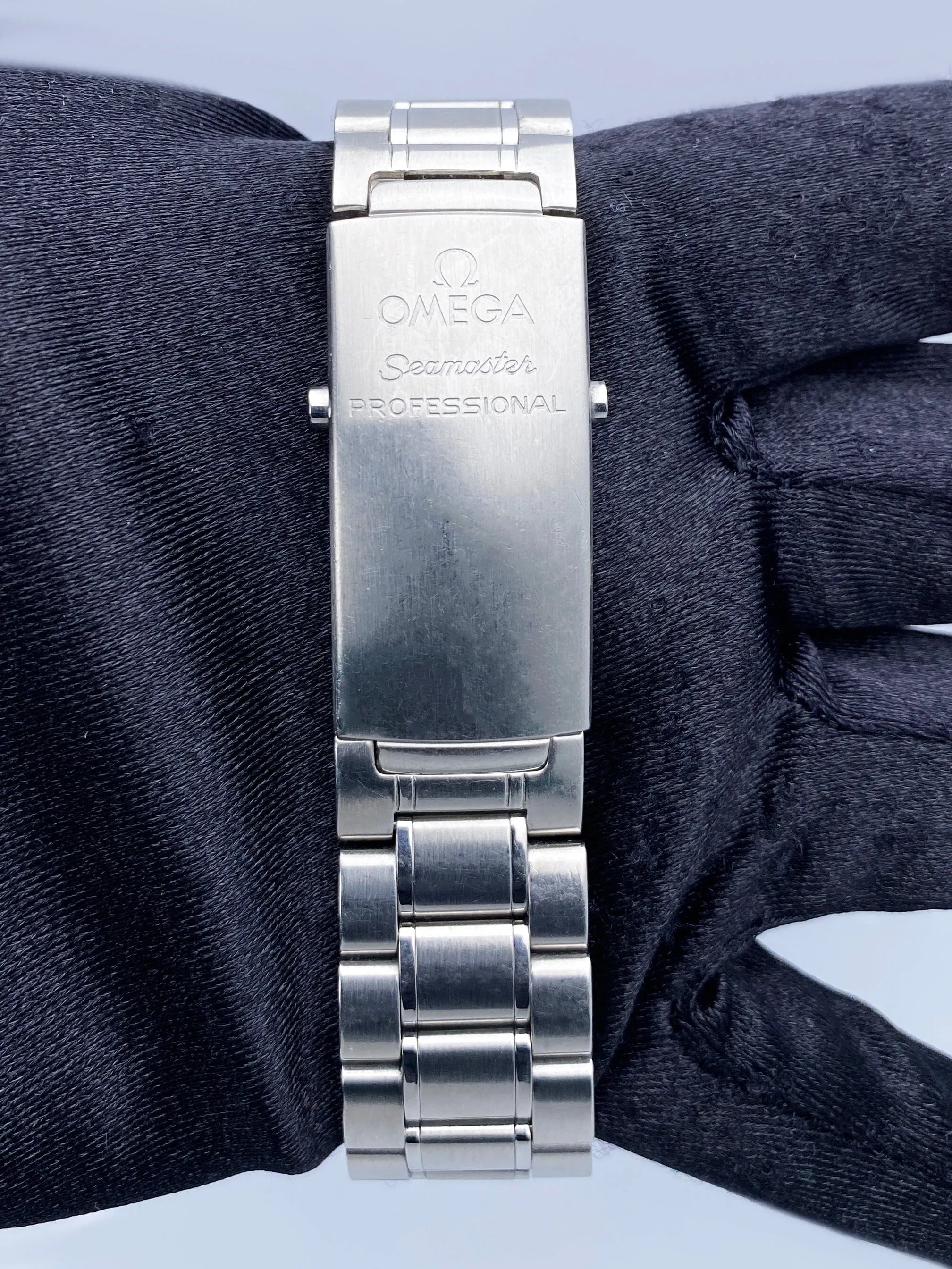 Omega Seamaster 2254.50.00 Chronometer Mens Watch Box Papers