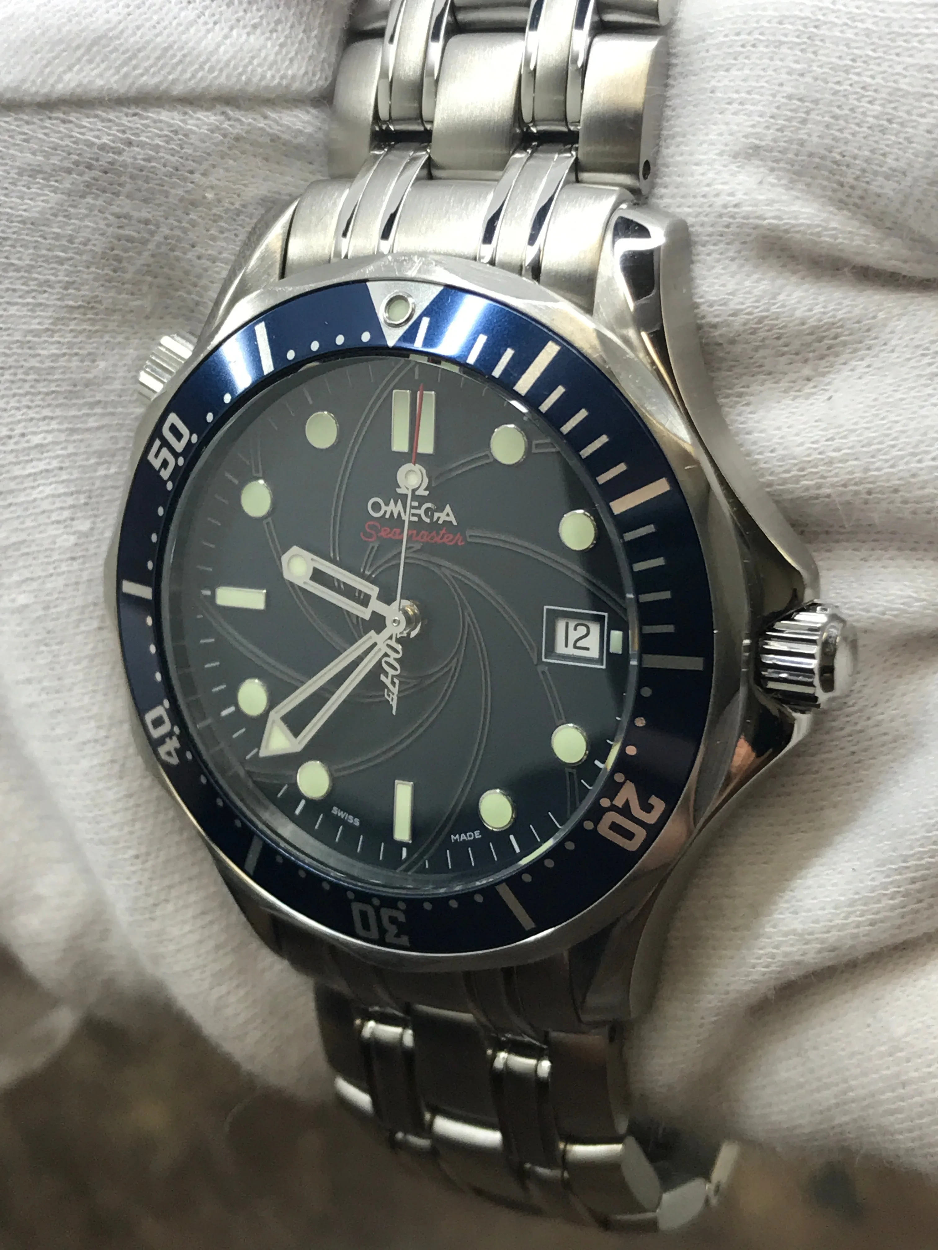 Omega Seamaster 300 James Bond Casino Royal L.E 2226.80.00 Blue Dial Automatic Men's Watch