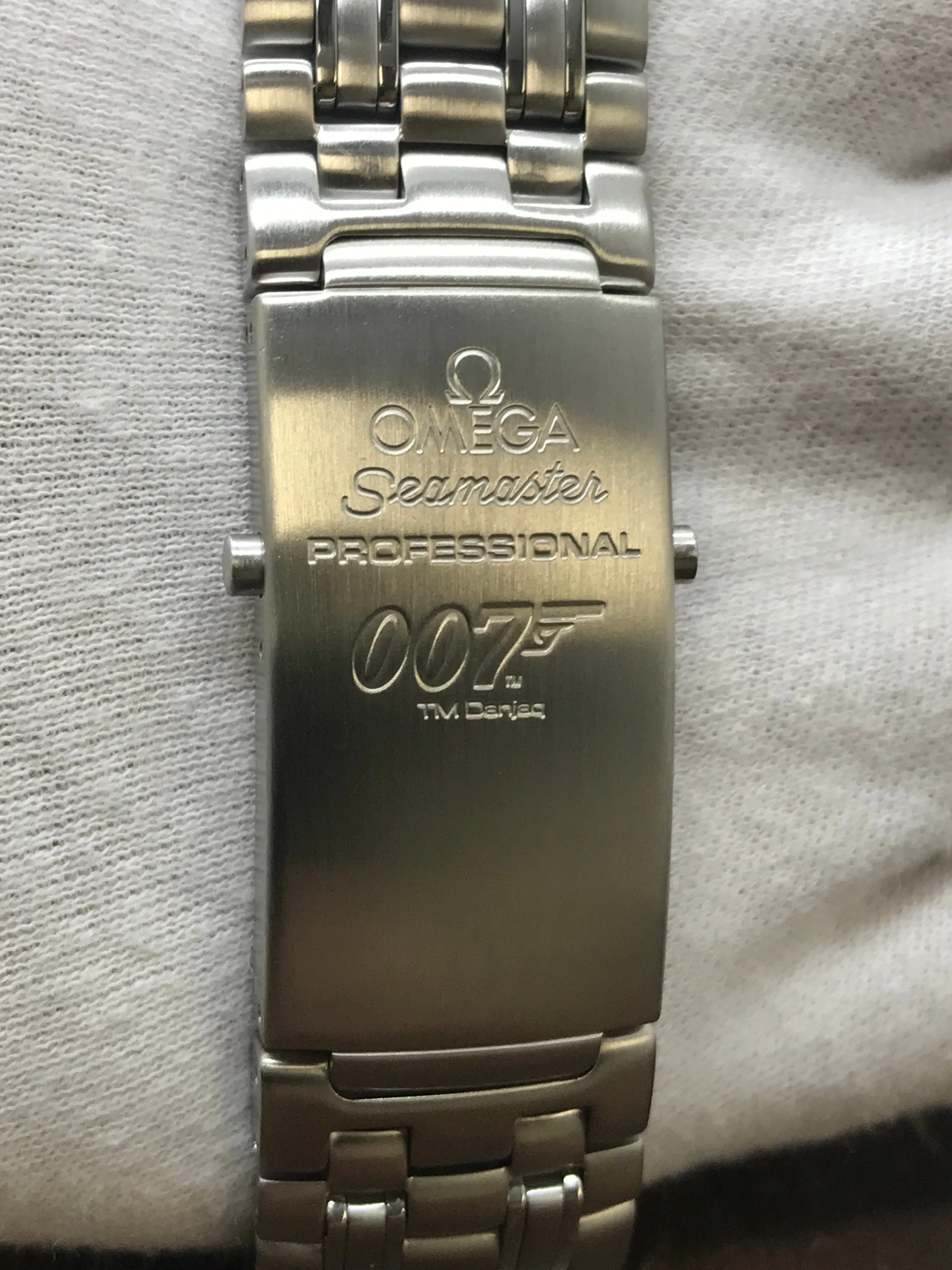 Omega Seamaster 300 James Bond Casino Royal L.E 2226.80.00 Blue Dial Automatic Men's Watch