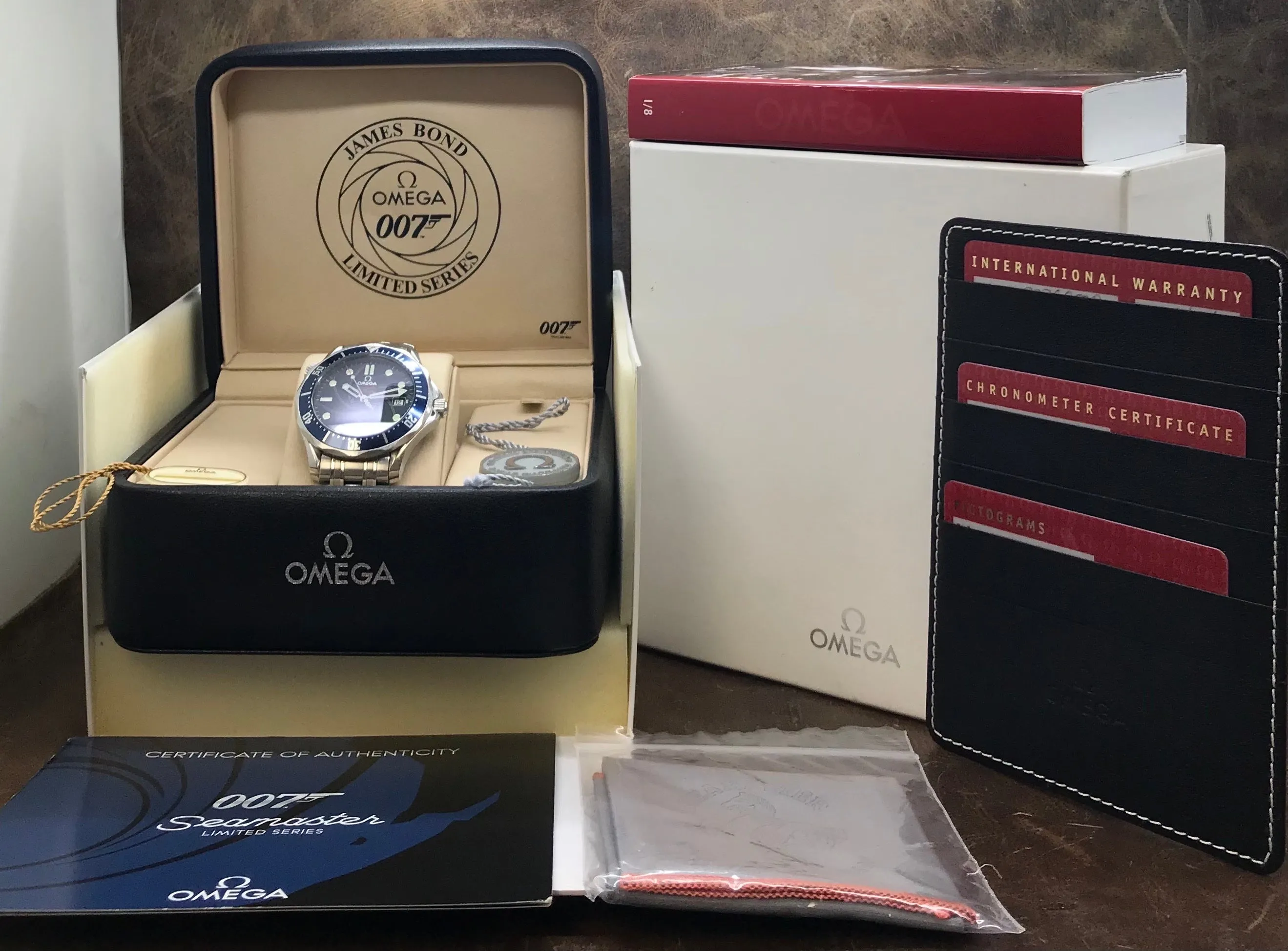 Omega Seamaster 300 James Bond Casino Royal L.E 2226.80.00 Blue Dial Automatic Men's Watch