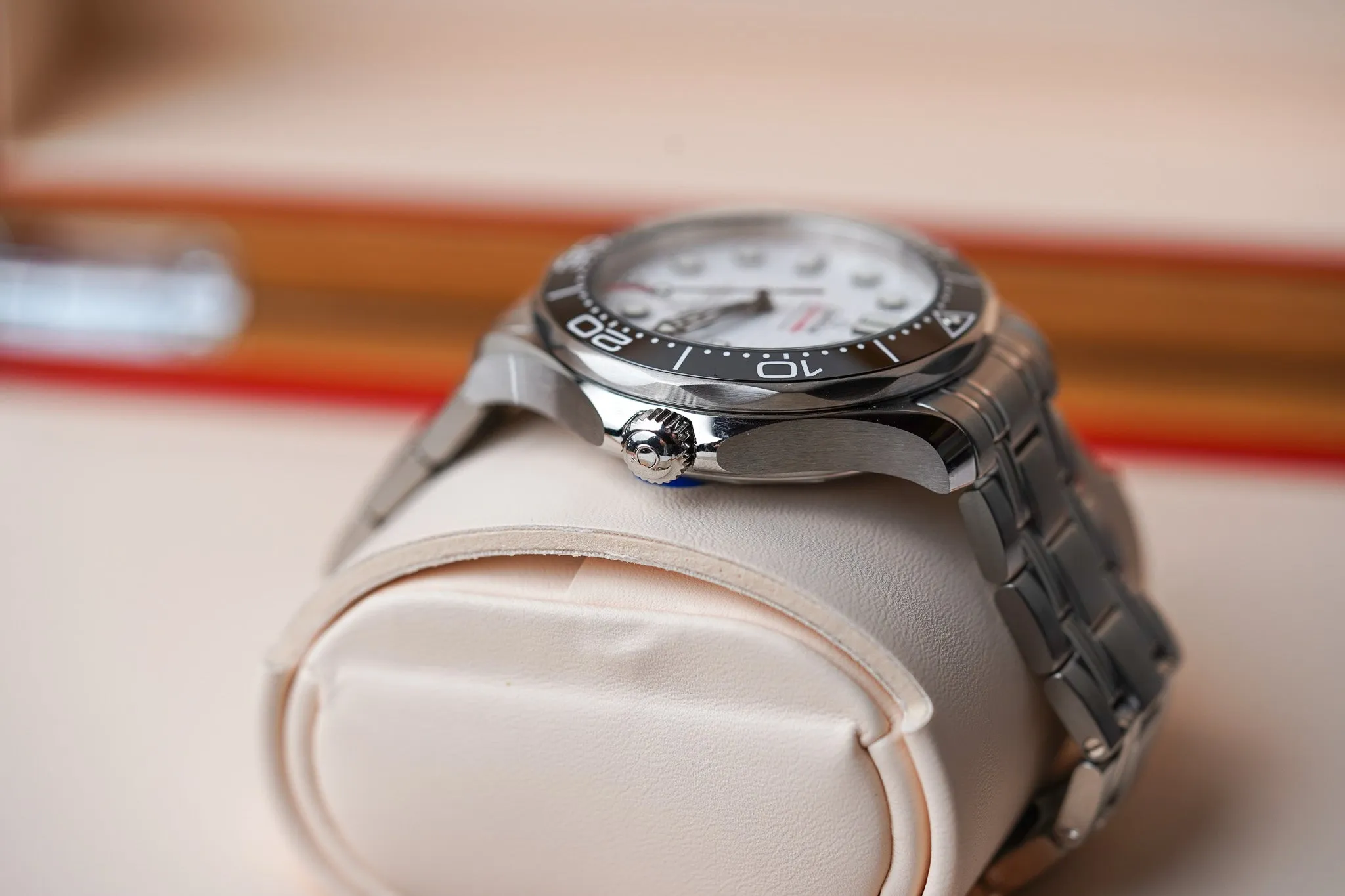 Omega Seamaster 300M 210.30.42.20.04.001 White