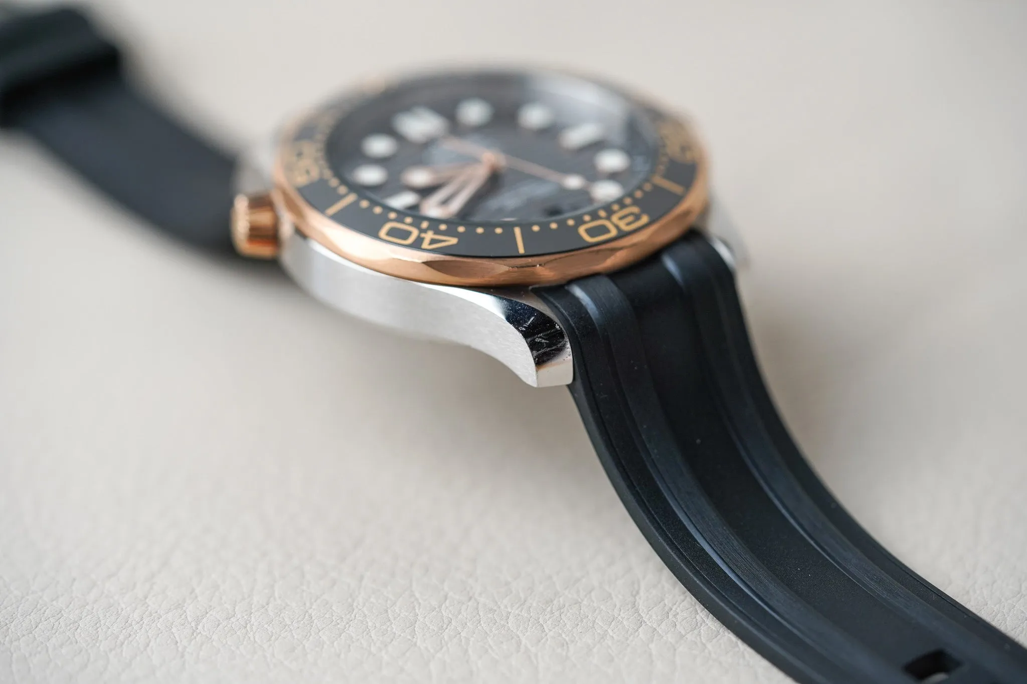 Omega Seamaster 300M Sedna Gold 210.22.42.20.01.002
