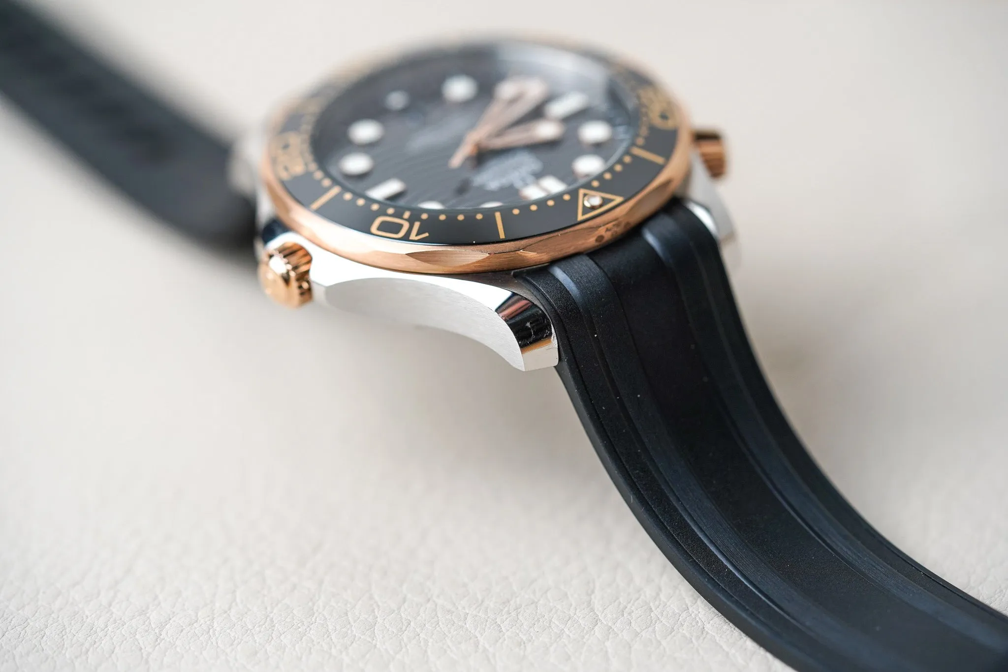 Omega Seamaster 300M Sedna Gold 210.22.42.20.01.002