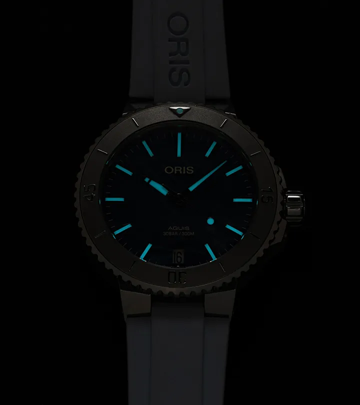 Oris Aquis Date Watch with Blue Mother of Pearl Dial, 36.5mm