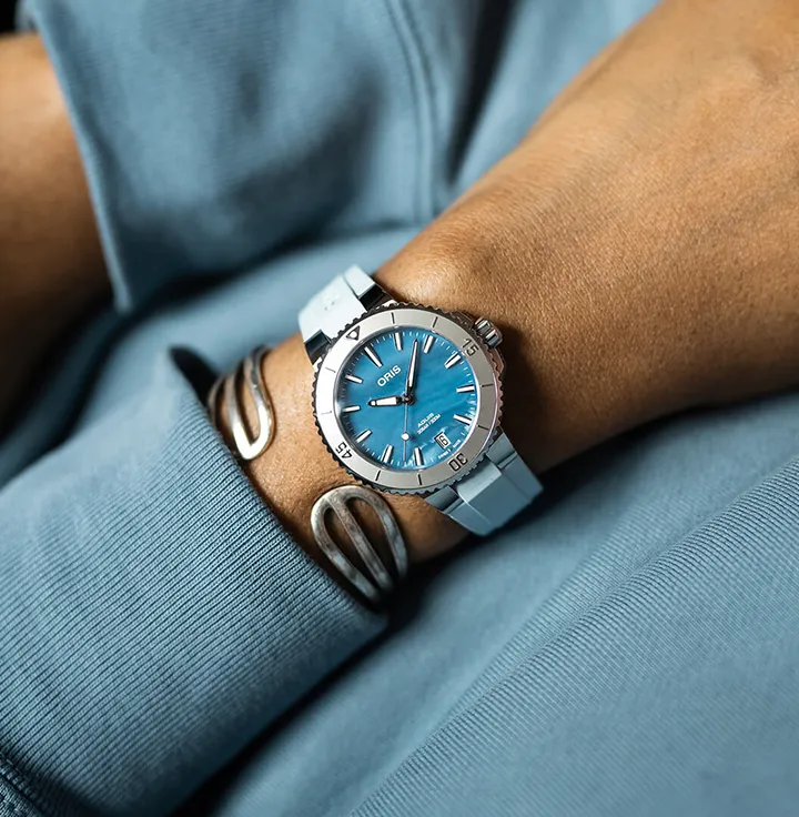Oris Aquis Date Watch with Blue Mother of Pearl Dial, 36.5mm