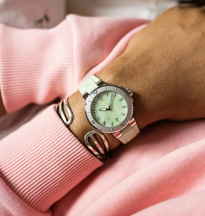 Oris Aquis Date Watch with Green Mother of Pearl Dial, 36.5mm