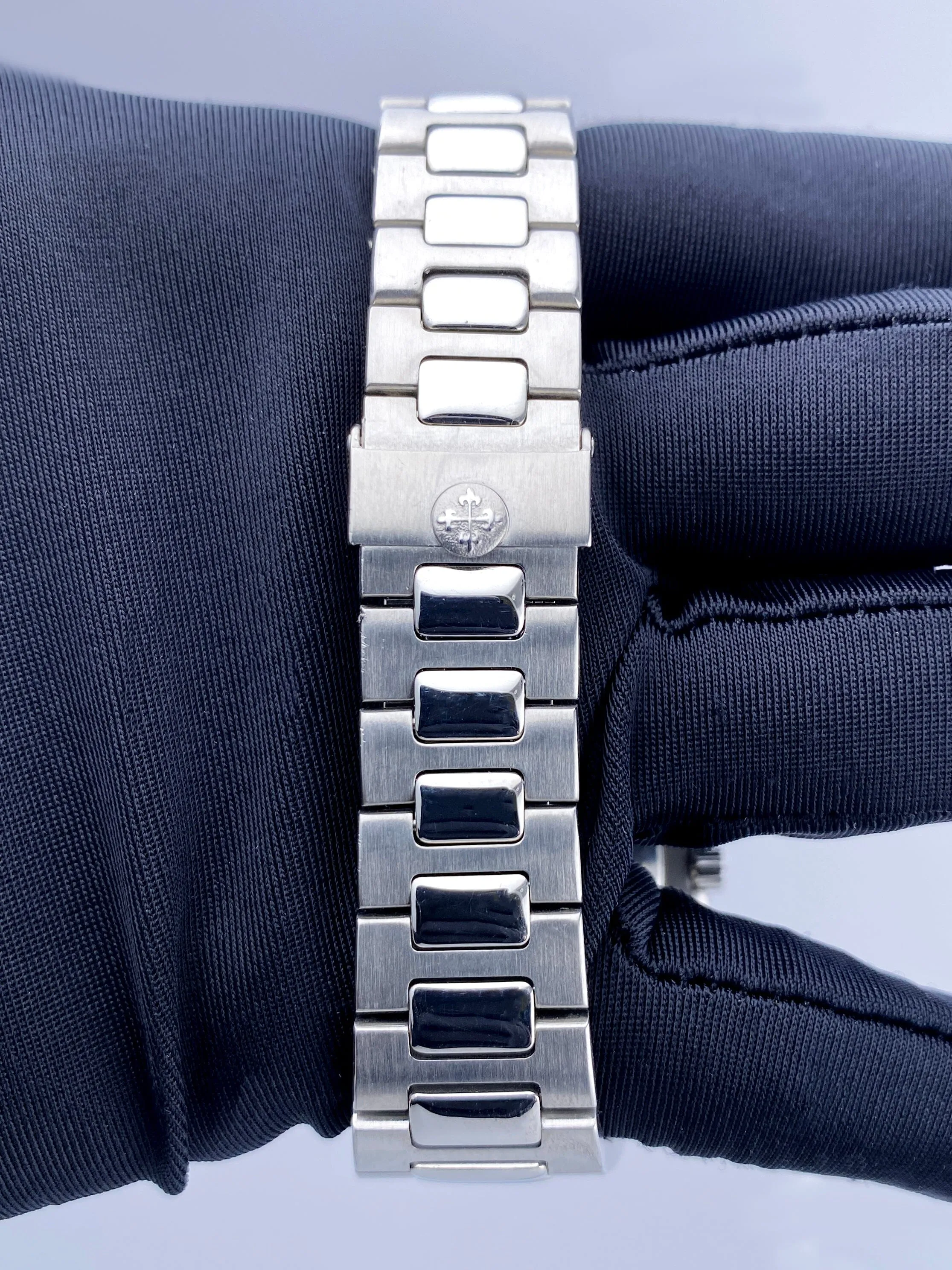 Patek Philippe Nautilus 3800/1A Diamond Blue Dial Mens Watch With Archives