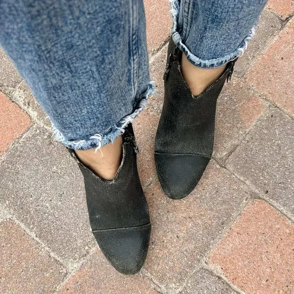 Rag &amp; Bone Margot Black Crackled Leather Block Heel Ankle Boots Size 40 / 10