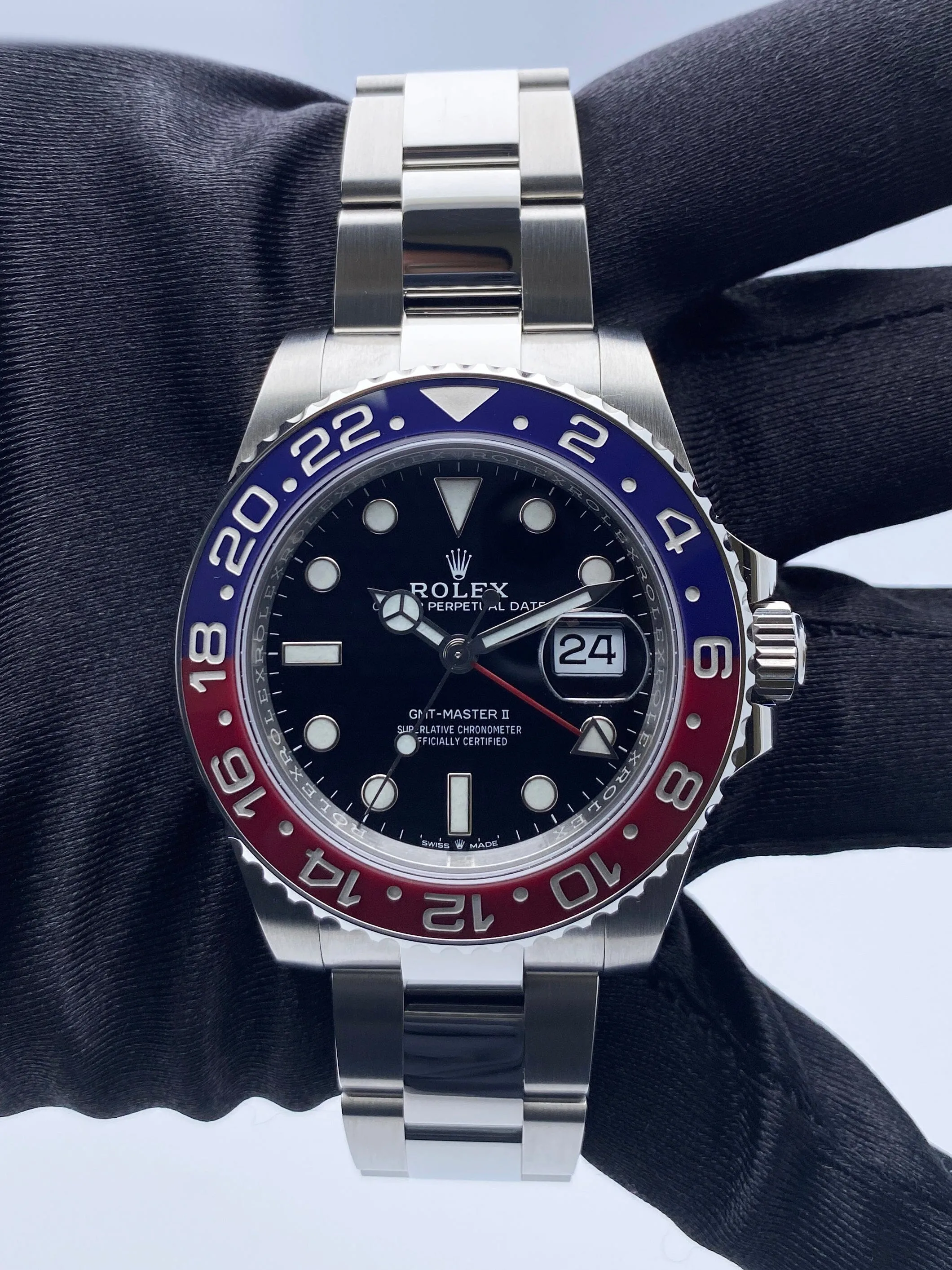 Rolex GMT-MASTER ll 126710BLRO "Pepsi" Bezel Mens Watch Box Papers