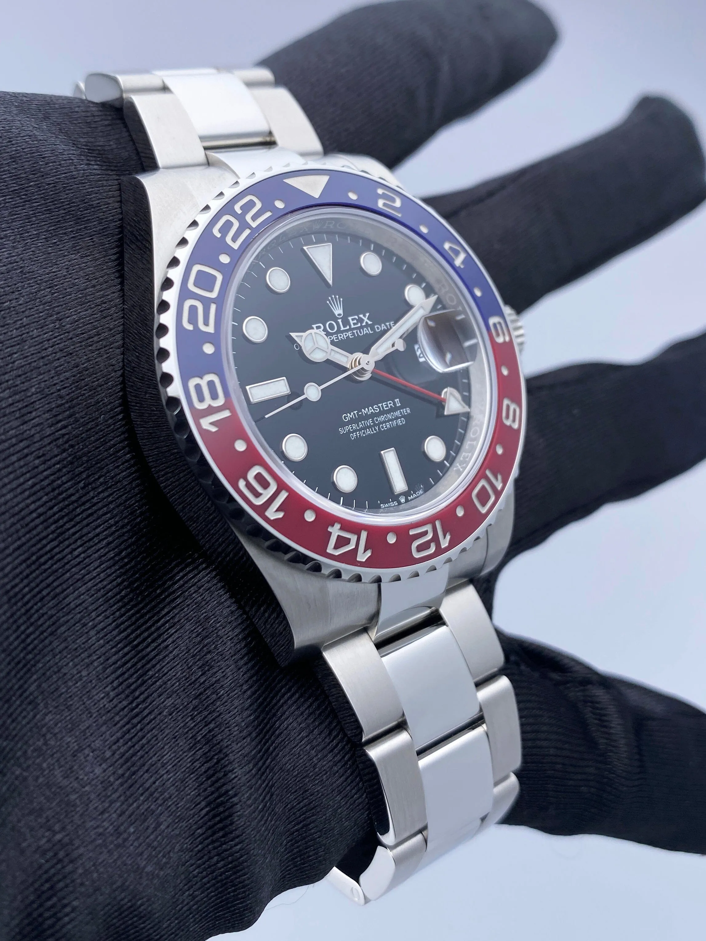Rolex GMT-MASTER ll 126710BLRO "Pepsi" Bezel Mens Watch Box Papers