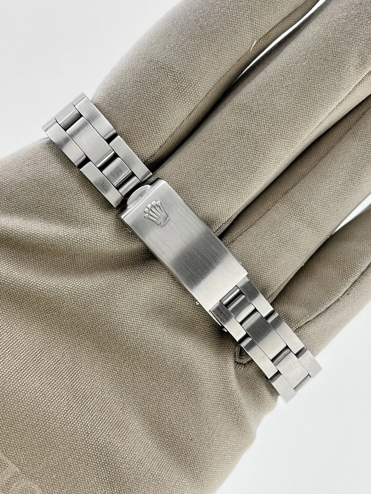 Rolex Oyster Perpetual 24 Stainless Steel White 24mm Automatic Women’s Watch