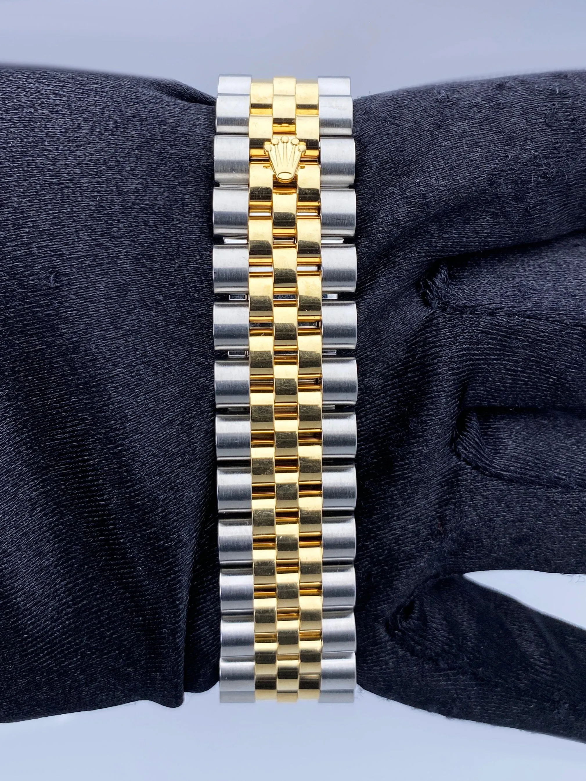 Rolex Oyster Perpetual Datejust 116233 Diamond Champagne Dial Engraved Mens Watch